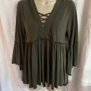 Charming Charlie Green Flowy Tunic Top Renaissance Boho Size S